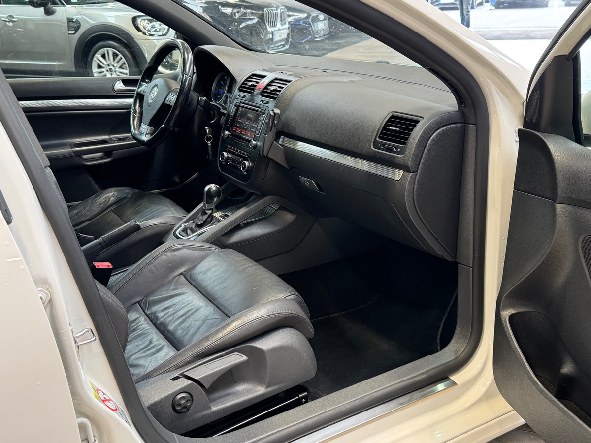 Volkswagen Golf R32 4 MOTION 3.2 V6 250CV DSG TOIT OUVRANT