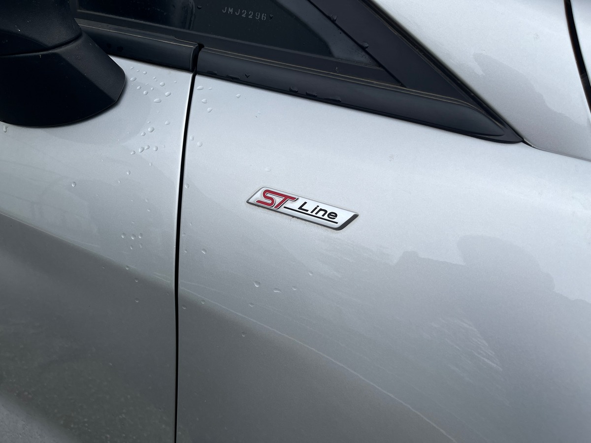 Ford Fiesta 1.0 ECOBOOST MHEV 125ch ST-LINE X, SUIVI FORD, CHARGEUR A INDUCTION, CARPLAY, REGULATEUR