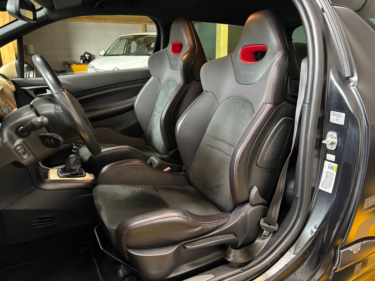 Citroën DS3 1.6 THP 203 RACING GOLD MAT