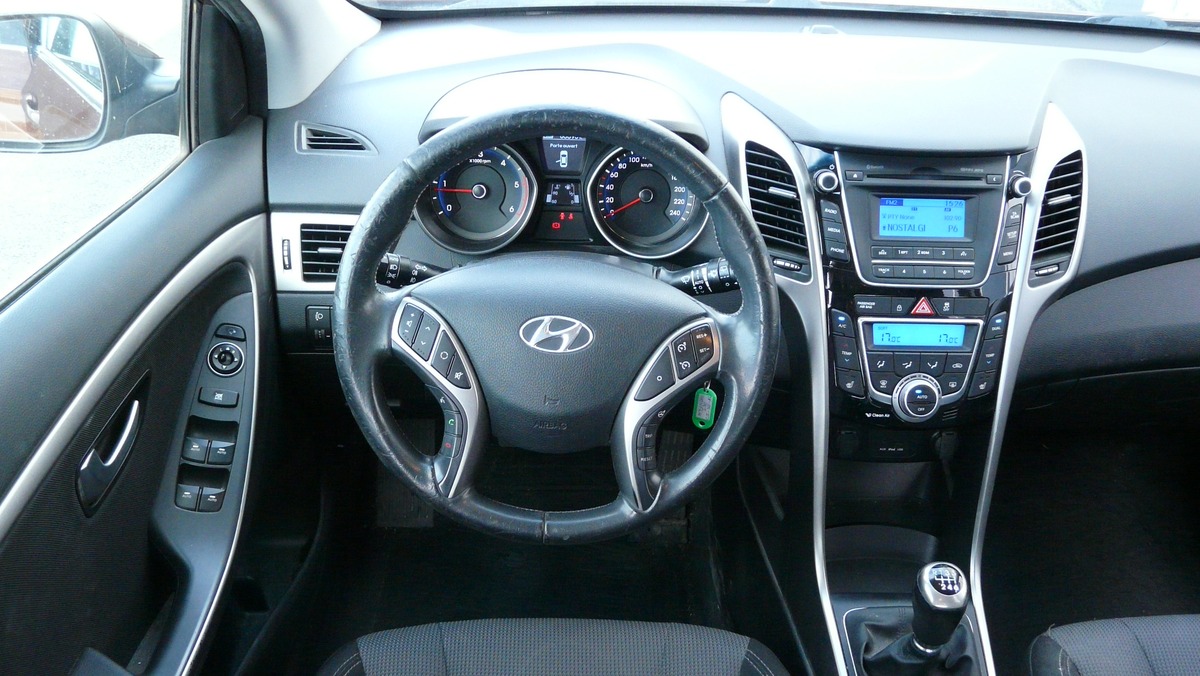 Hyundai i30 1.6 CRDI 110 PACK INVENTIVE LIMITED BD - Garantie 12 Mois