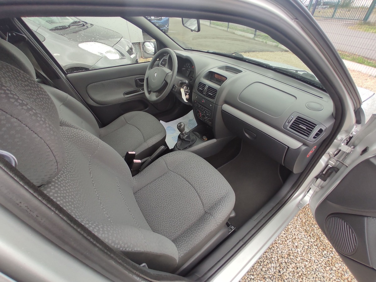 RENAULT Clio II 1.2i 60 Campus Authentique