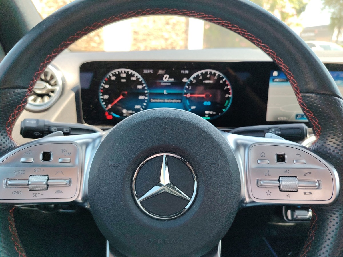 Mercedes-Benz GLA 250 + AMG line HYBRIDE RECHARGEABLE