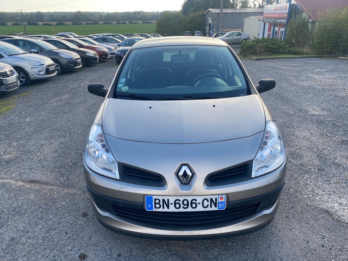 RENAULT Clio 3 1.2i 75cv