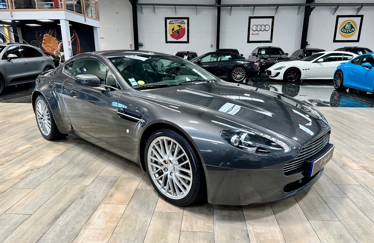 Aston Martin V8 Vantage 4.7 426 cv Sportshift BVS 7 FRANCE