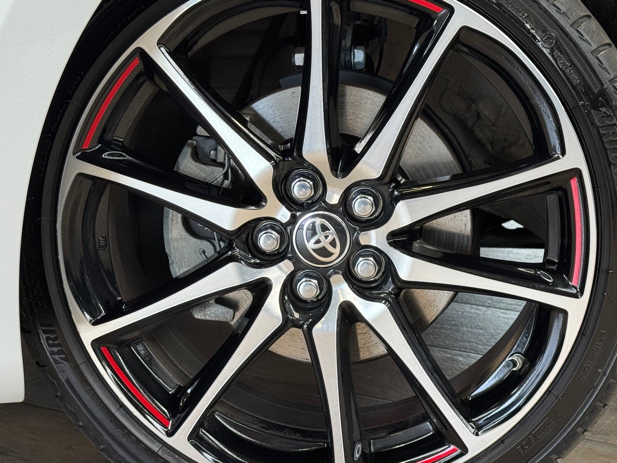 Toyota Yaris 1.5 VVTI 116CV GR SPORT JBL/ HUD 1ERE MAIN