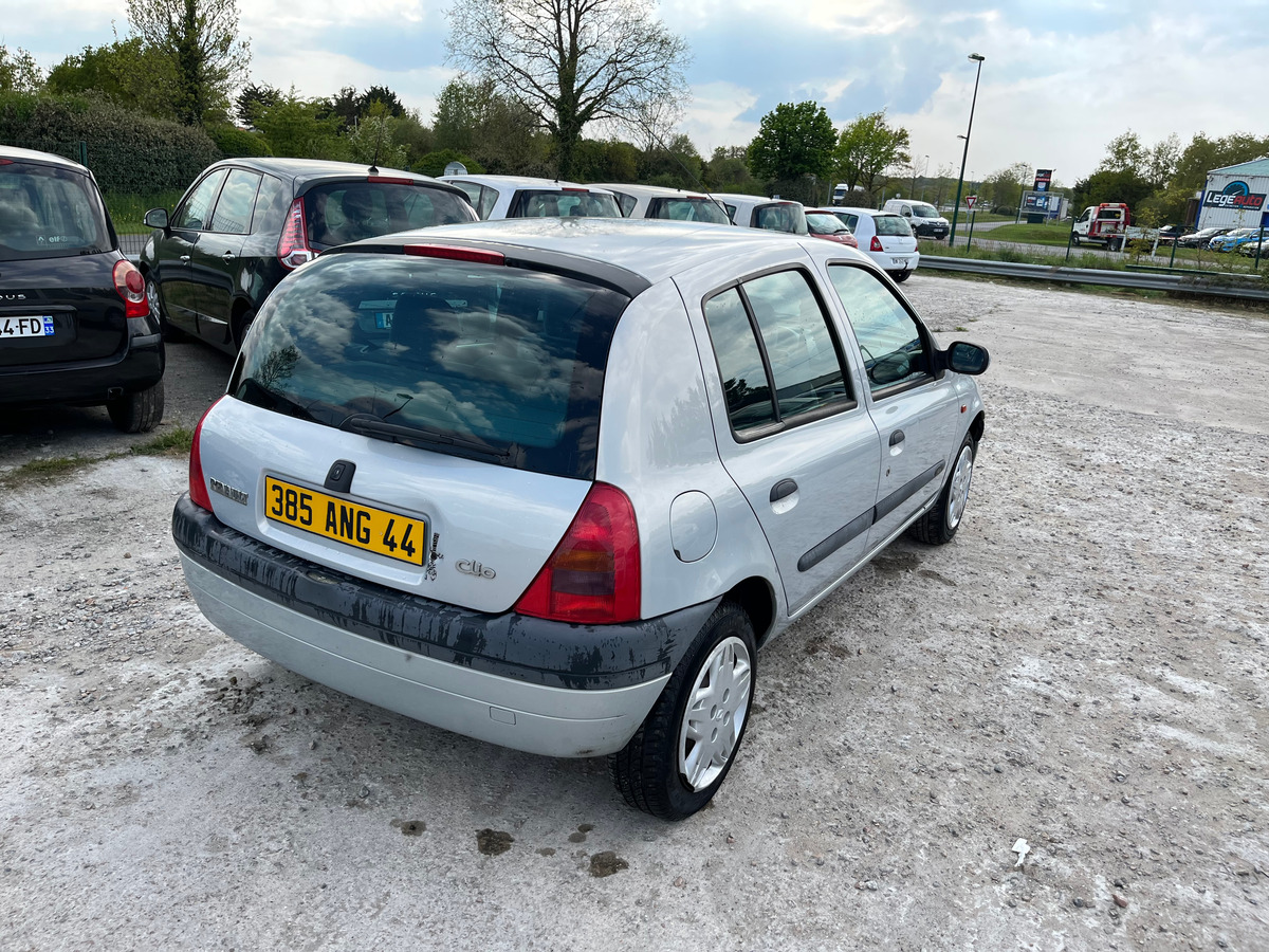 RENAULT Clio 1.4i 16v 98 ch  105431km