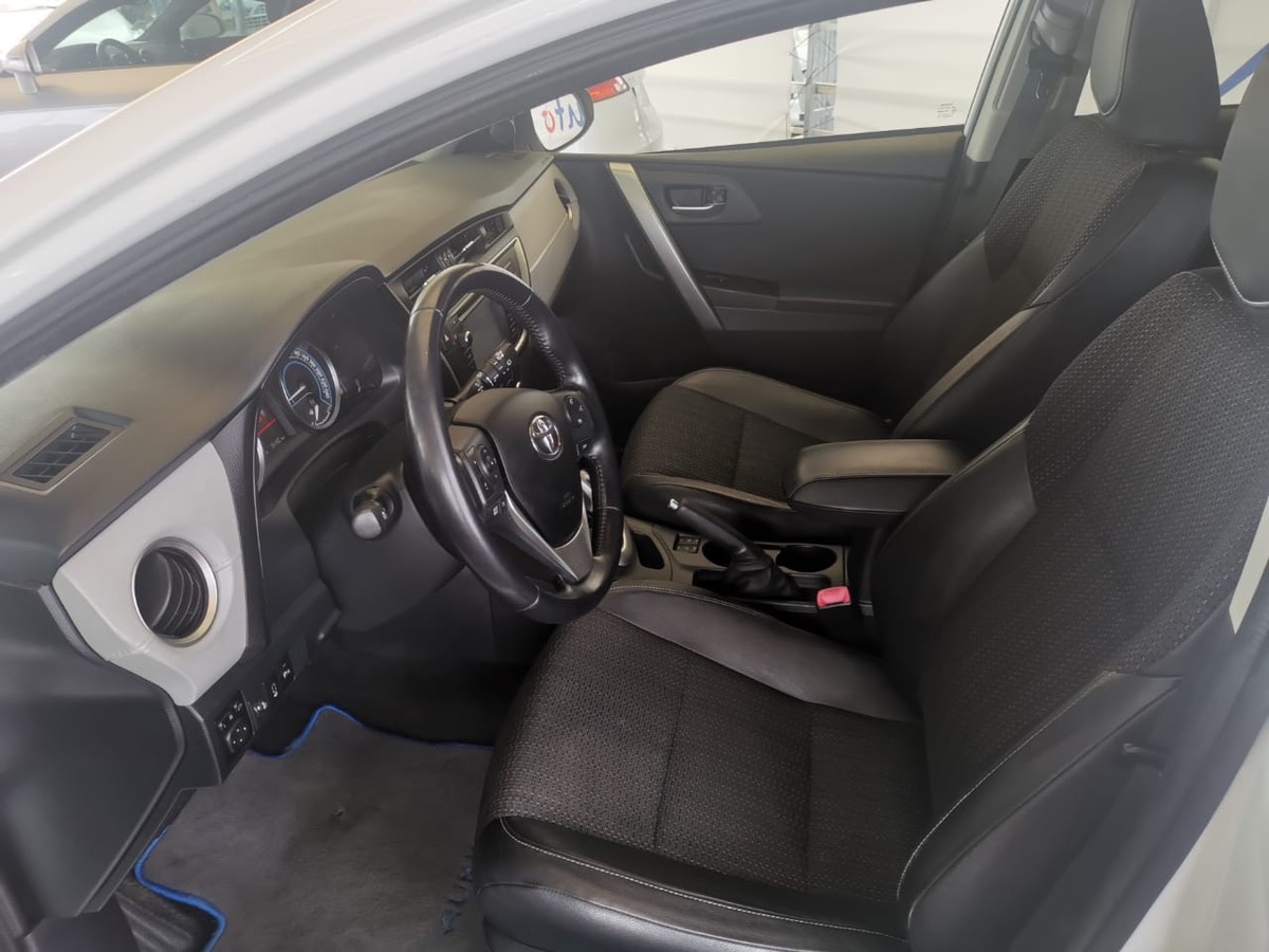 Toyota Auris hsd 99CV