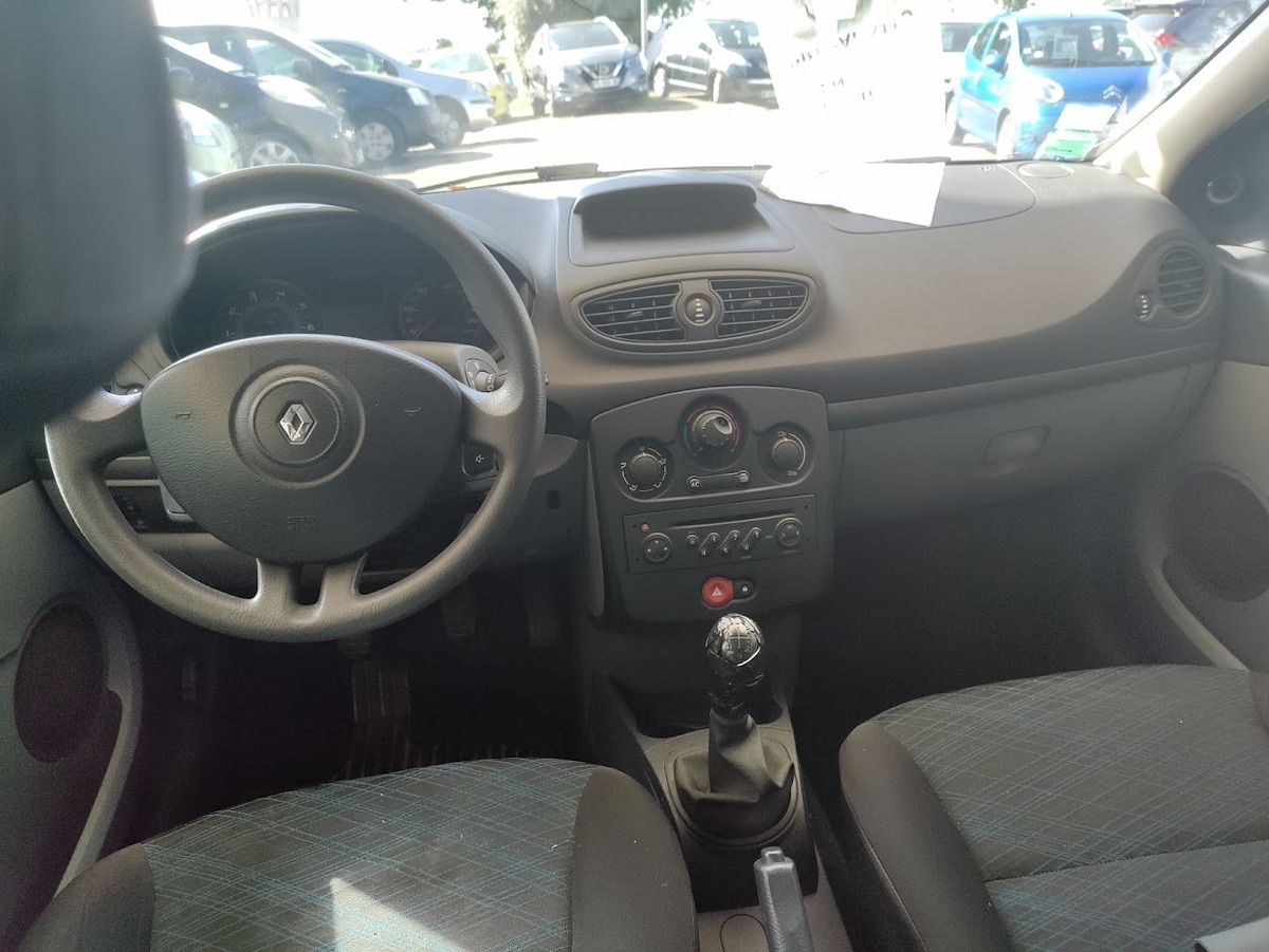 RENAULT Clio 1.2 i 16V 75 5P CLIM