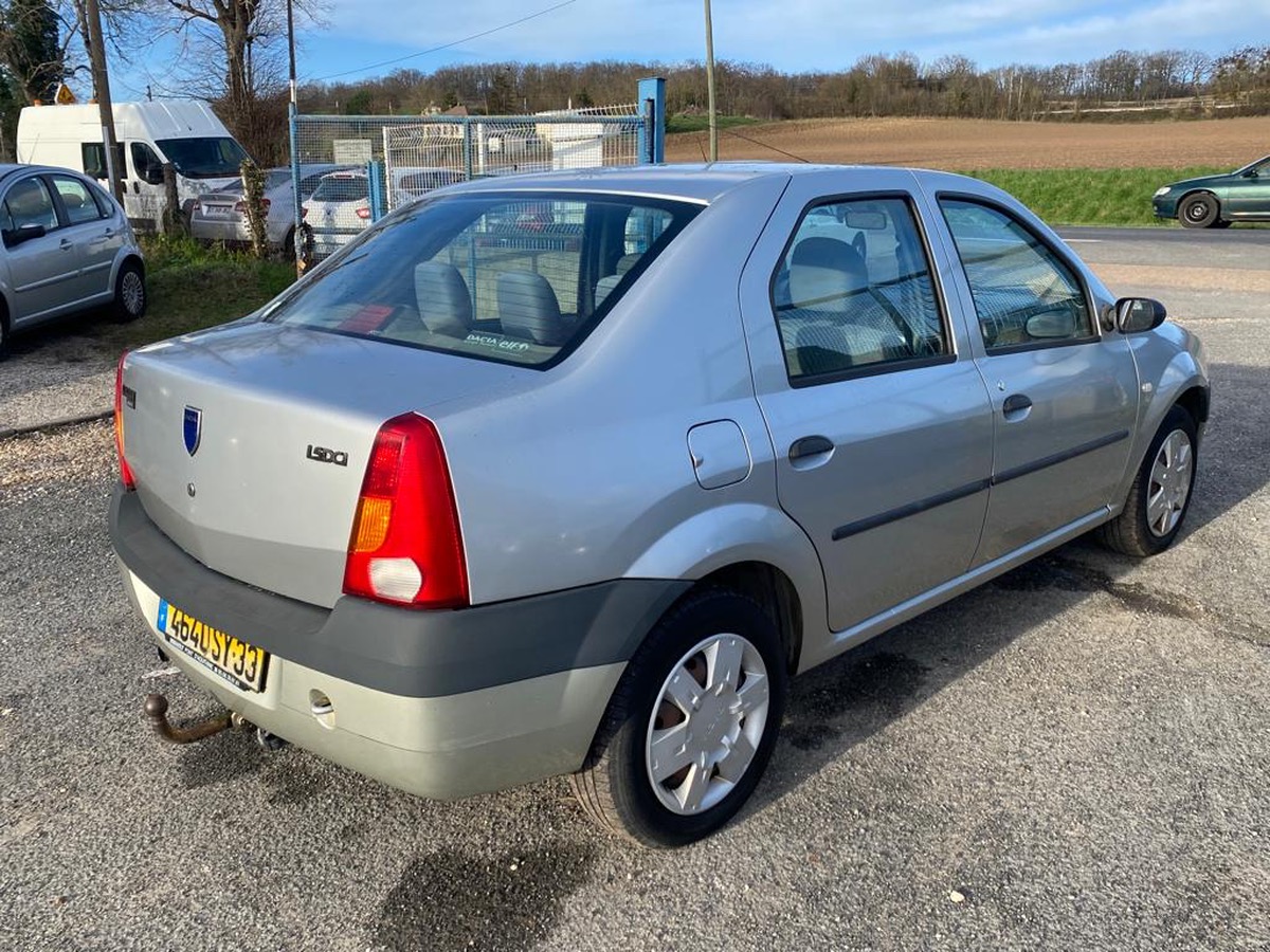 Dacia Logan 1.5 dci 70cv 1ere main 143679km avec crochet d’attelage