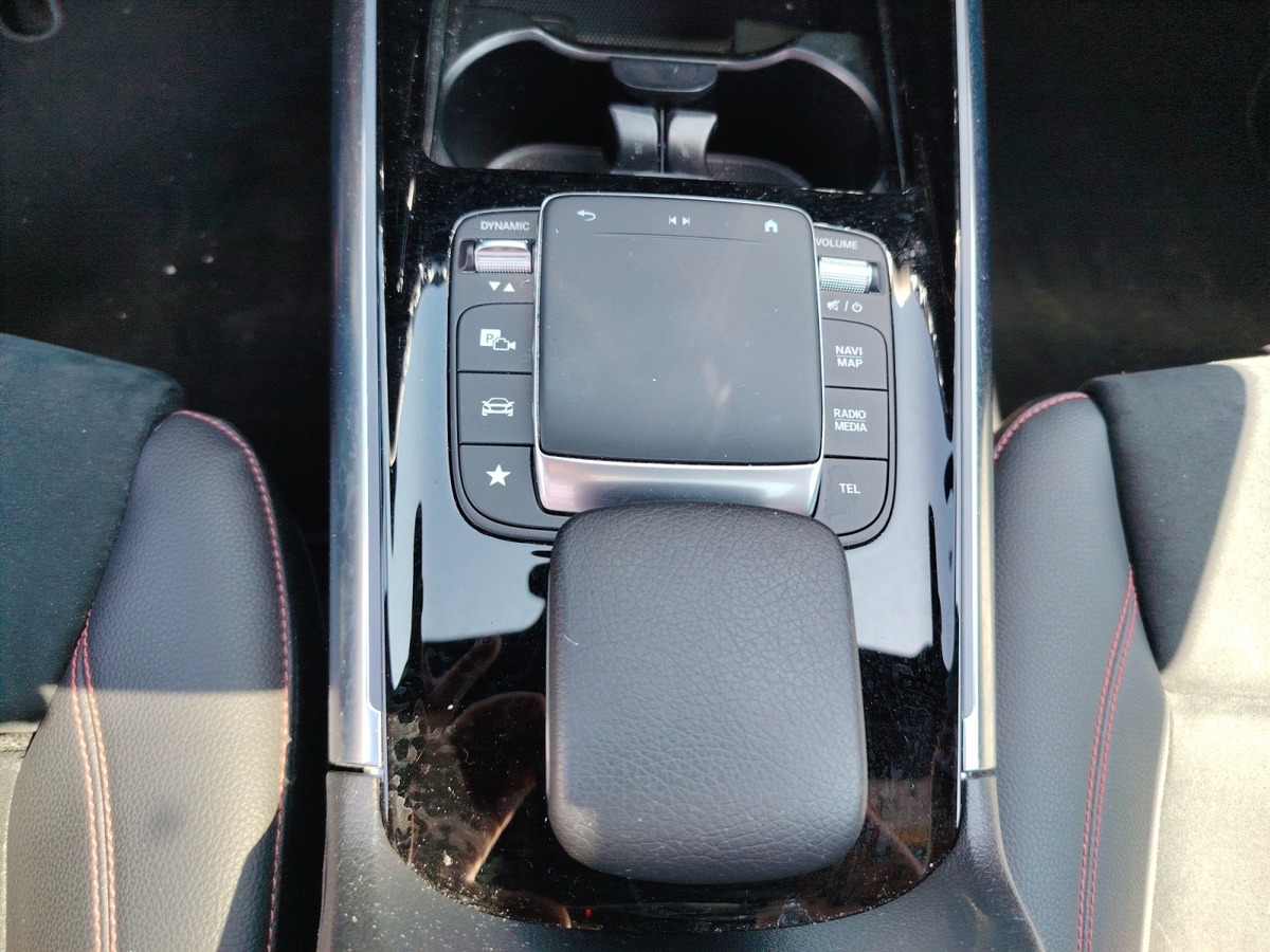 Mercedes-Benz GLA 250 + AMG line HYBRIDE RECHARGEABLE