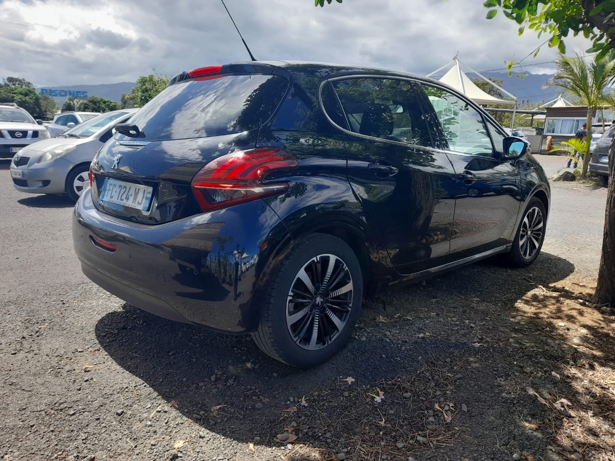 Peugeot 208 1.5 bluehdi - 100CH