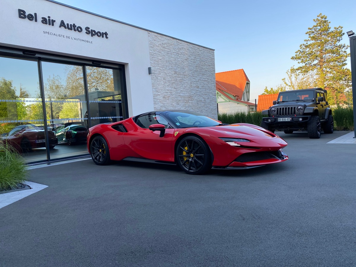 Ferrari SF90 SPIDER / TVA / 1ERE MAIN / 300 KMS