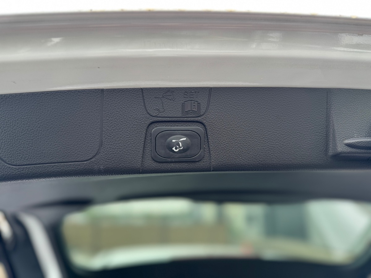 Ford C-max TITANIUM Phase 2 1.0 Ti-VCT 125 cv - 1 ere MAIN - ENTRETIEN FORD - RADAR DE RECUL