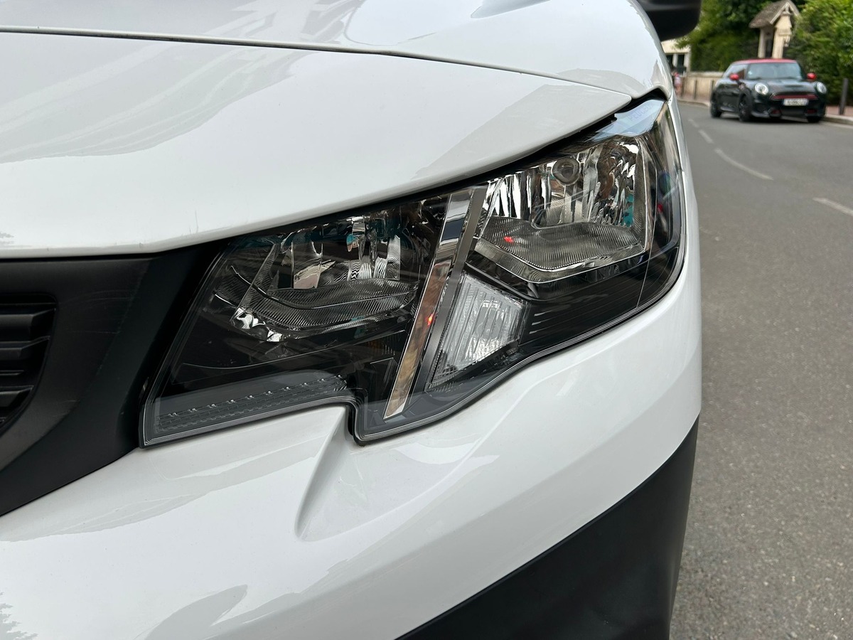 Peugeot Partner III (2) FOURGON 1.5 STANDARD 650 KG PREMIUM BVM6