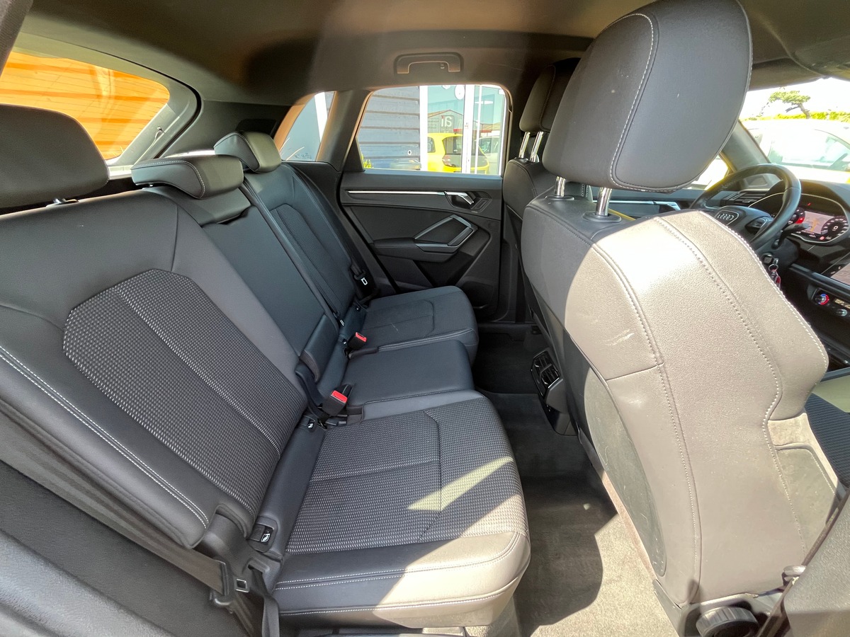 Audi Q3 35 2.0 TDI S Tronic7 150 S LINE Boîte automatique