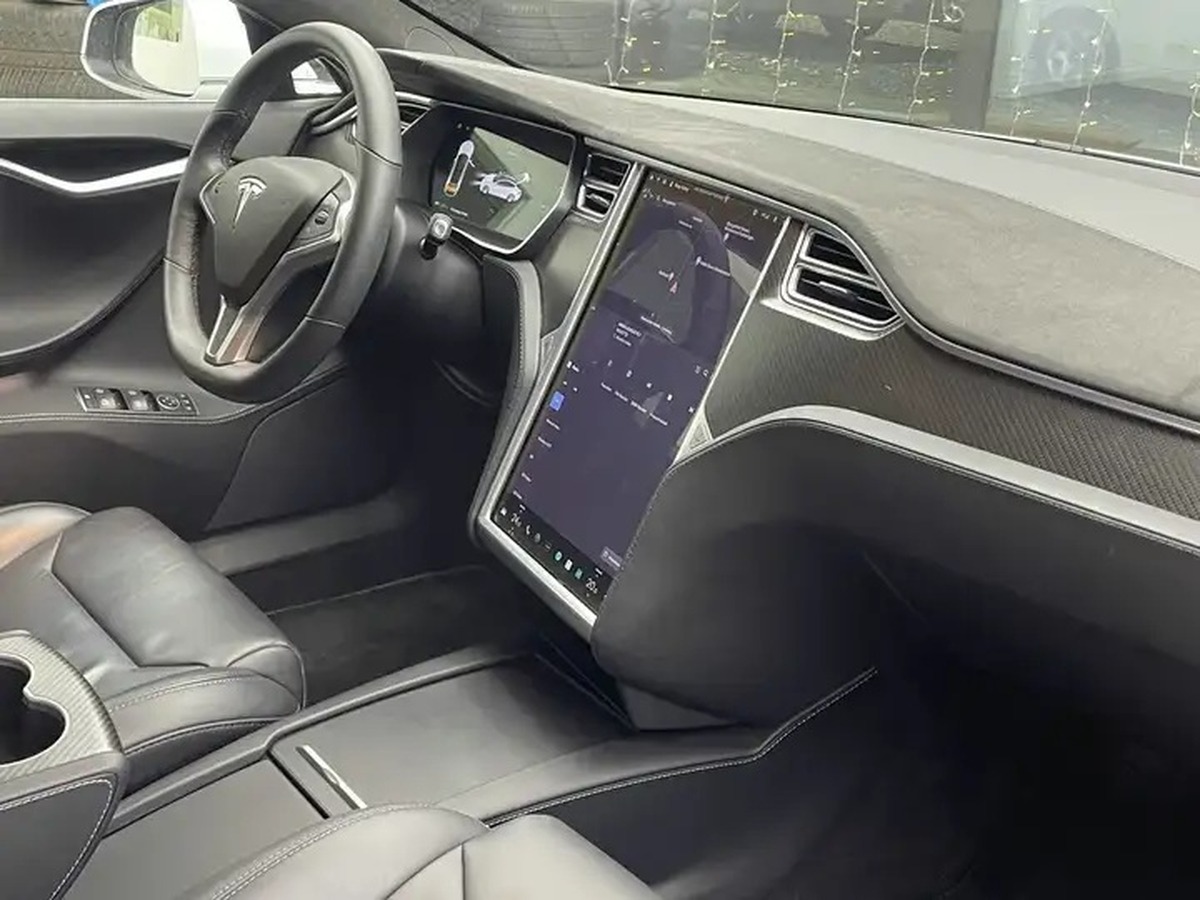 Tesla Model S 100D Dual Motor