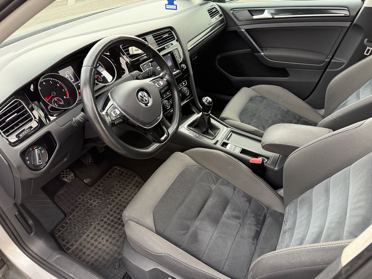 Volkswagen Golf VII 1.4 TSI BlueMotion S&S 122 cv CARAT ,Toit ouvrant, Suivi Complet