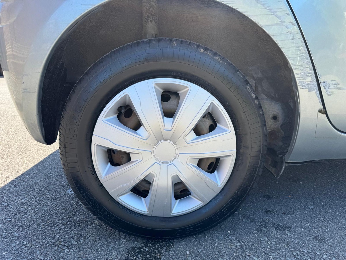 Toyota Yaris 2 France 5 portes 1.0 VVTi 68 cv