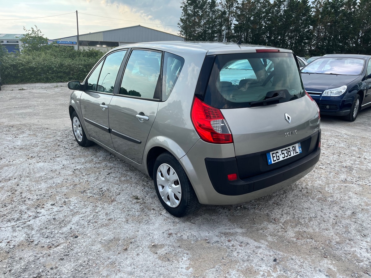 RENAULT Scenic 1.5 dci 201130KM