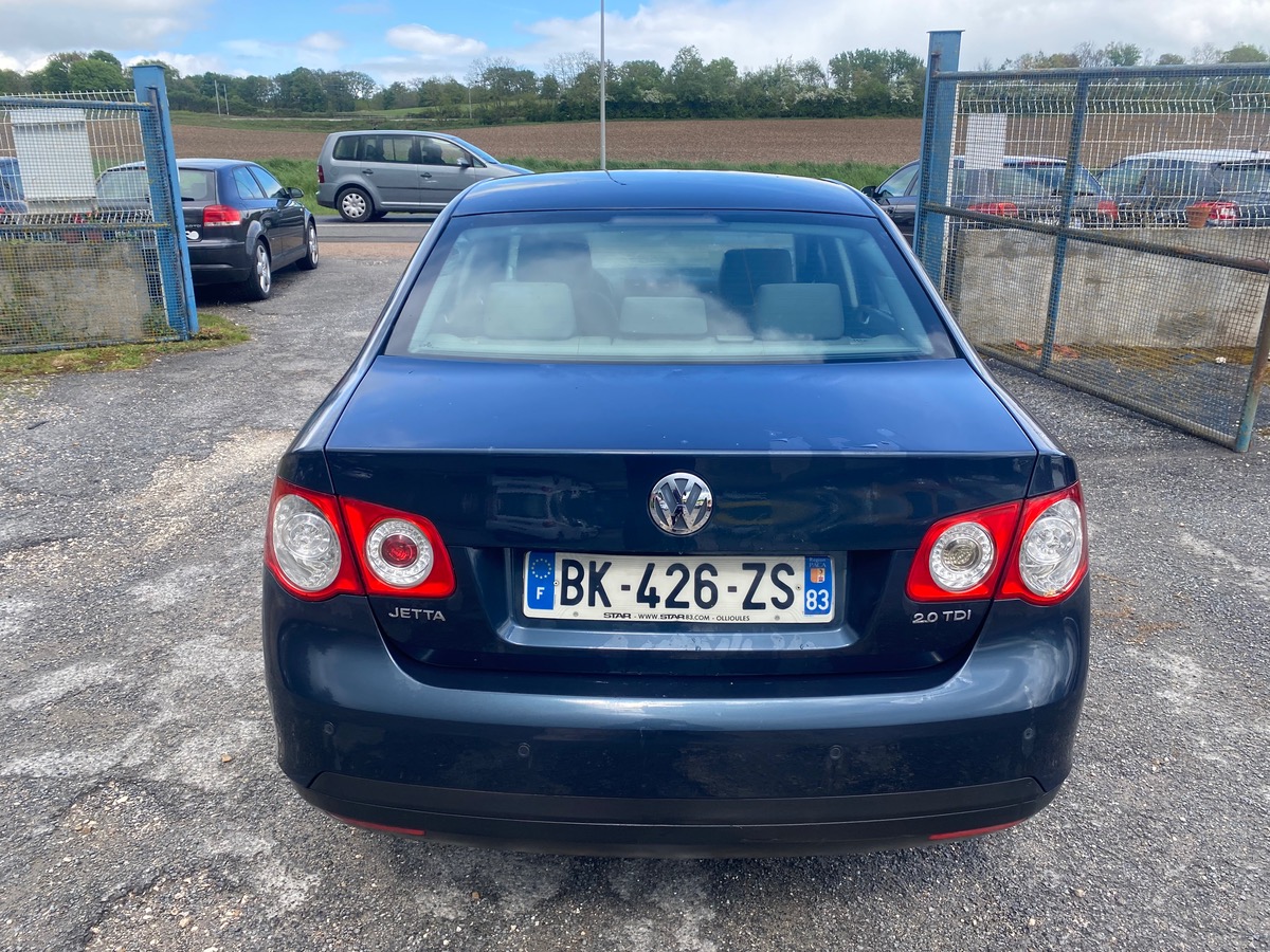 Volkswagen Jetta 2.0 tdi 140cv dsg 209002kms