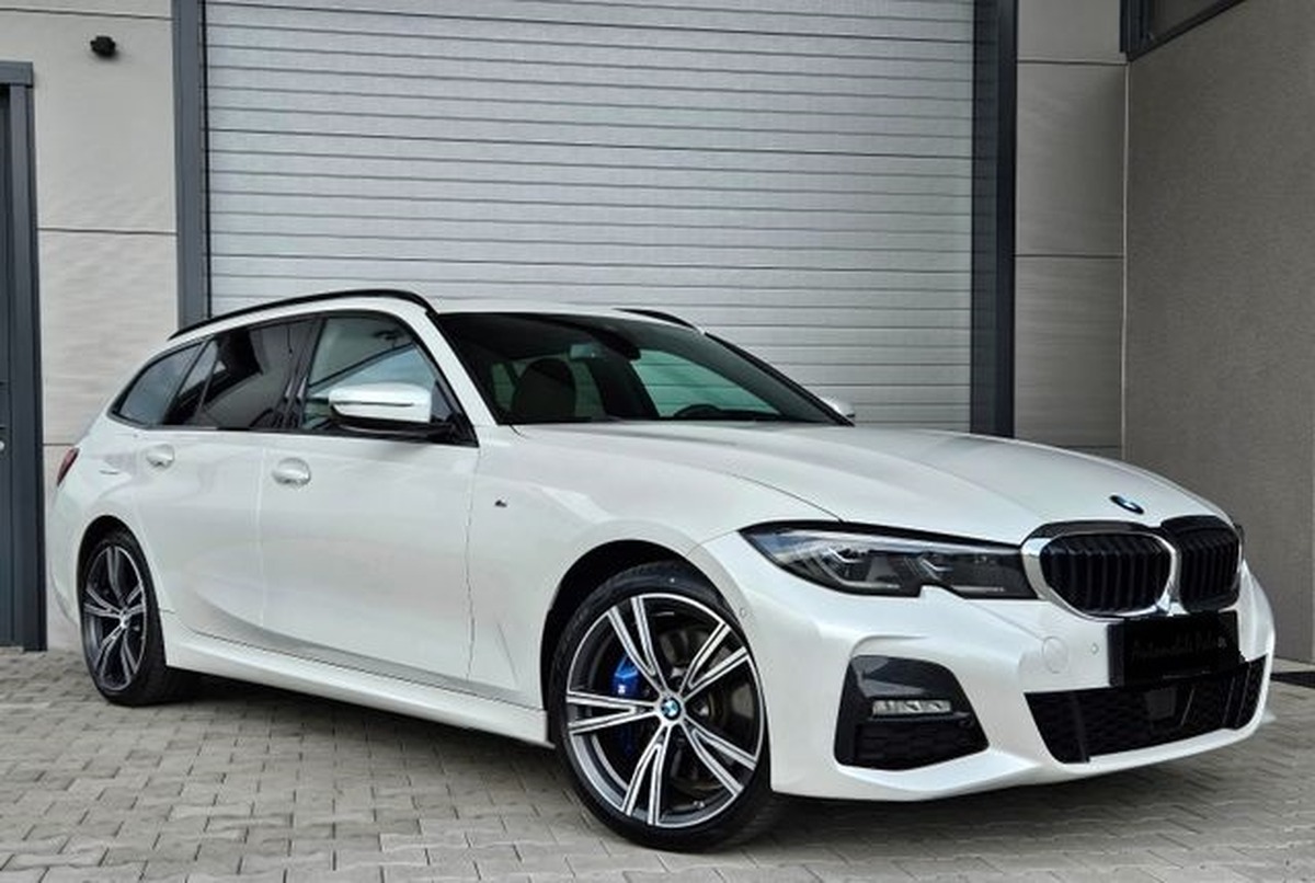 Bmw 330 e xDrive M Sport .