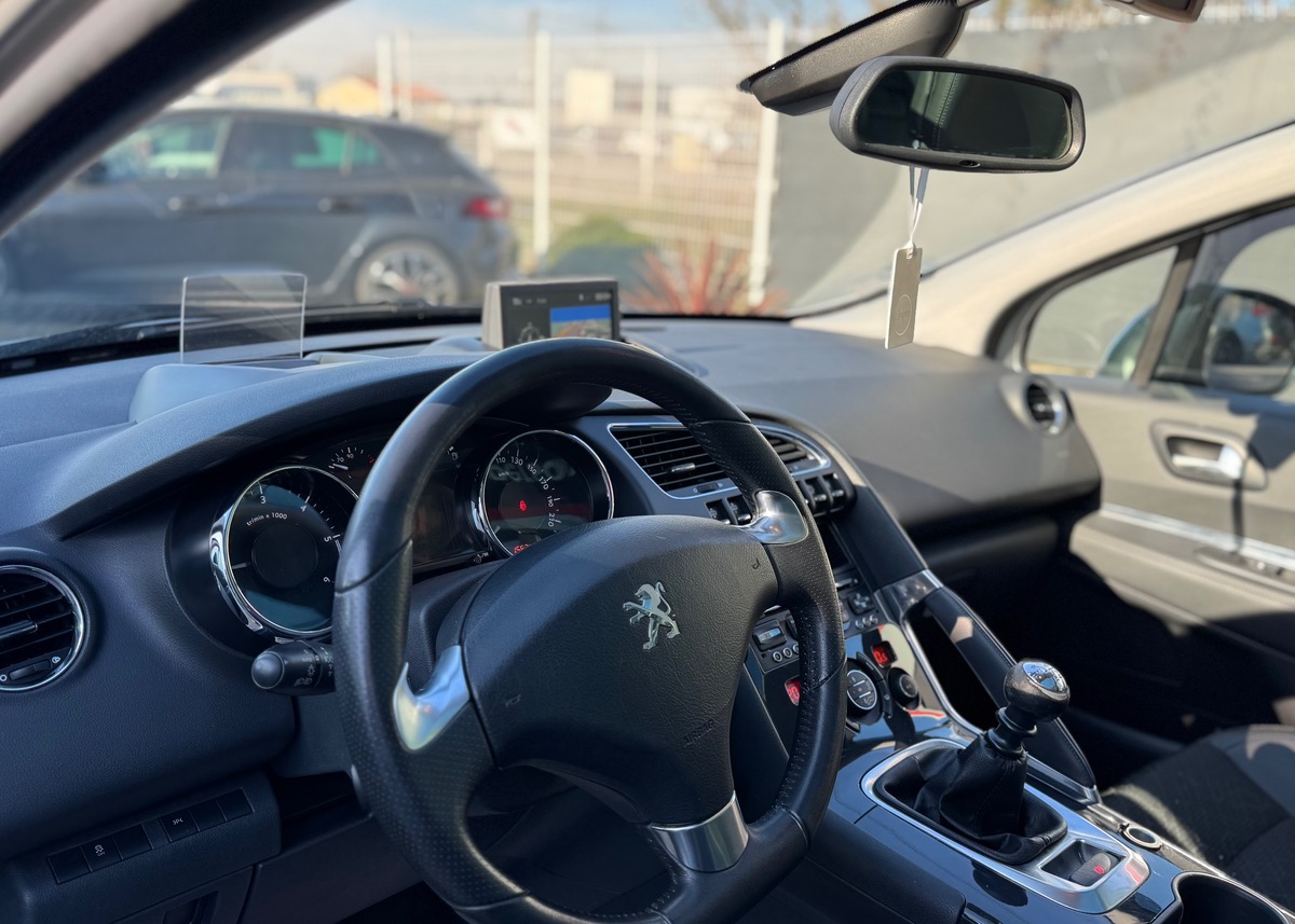 Peugeot 3008 (2) 2.0 BLUEHDI 150 S&S ALLURE