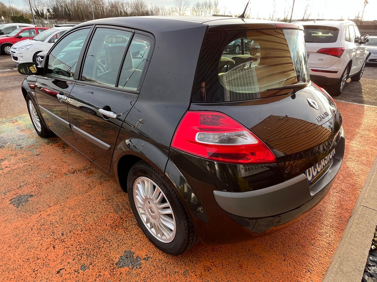 RENAULT Megane II 1.9 dCi 130 ch PRIVILÈGE 1ERE MAIN