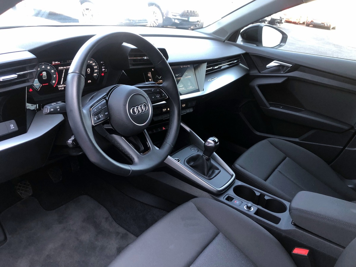 Audi A3 BERLINE IV 35 TFSI 150 JA SPORT TOIT NOIR 