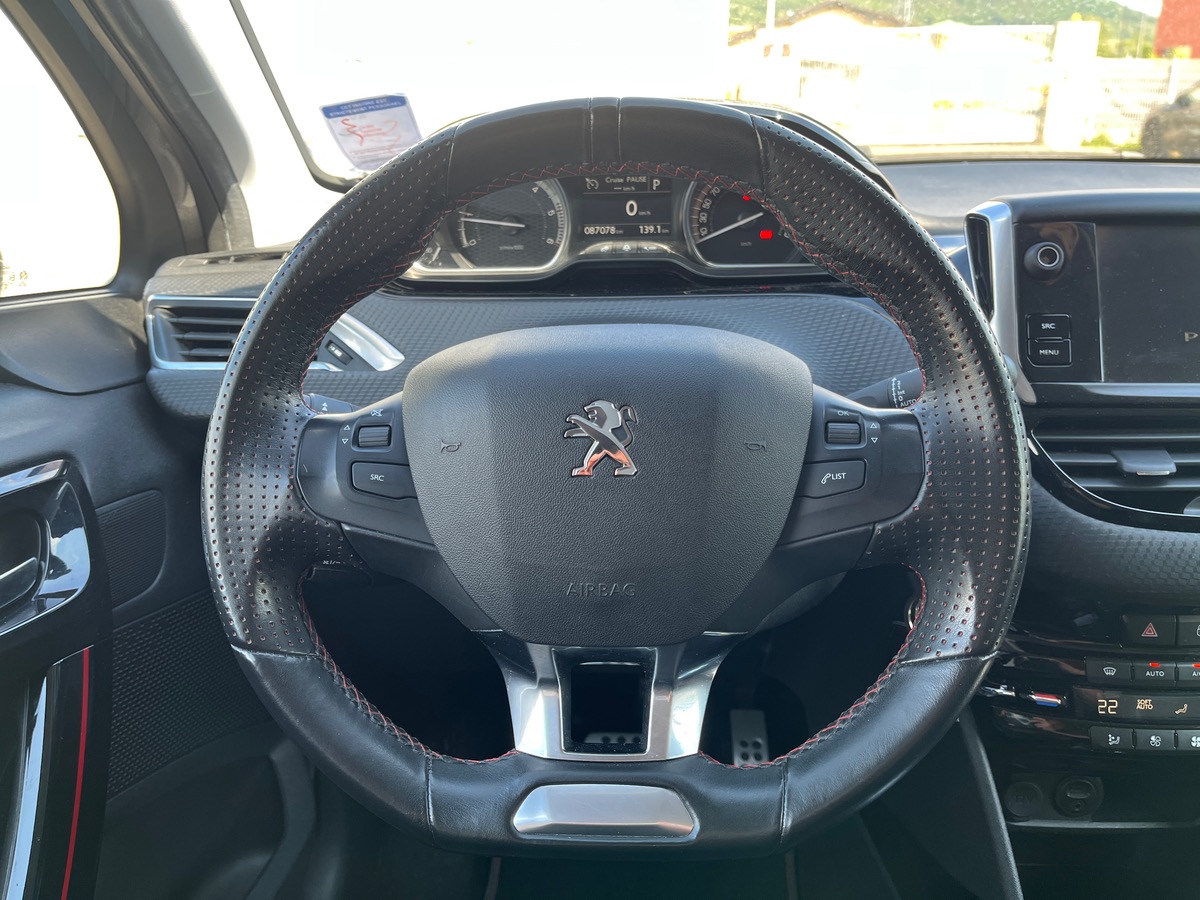 Peugeot 2008 1.5 BLUEHDI 120 S&S GT LINE EAT6 + SUIVI COMPLET + ATTELAGE