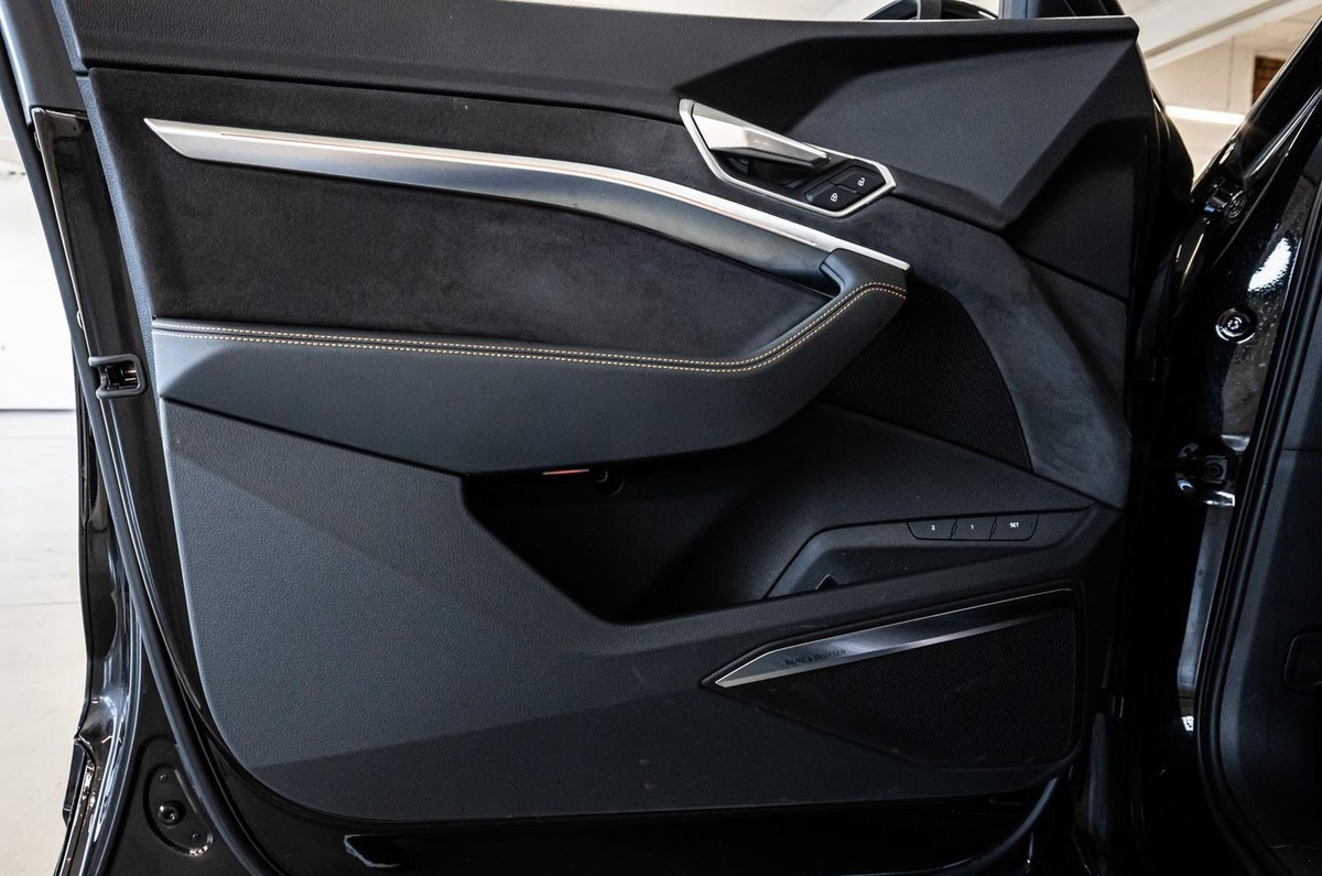 Audi e-tron Sportback 55 408ch S Line e-quattro Black Edition Bang&Olufsen Toit ouvrant