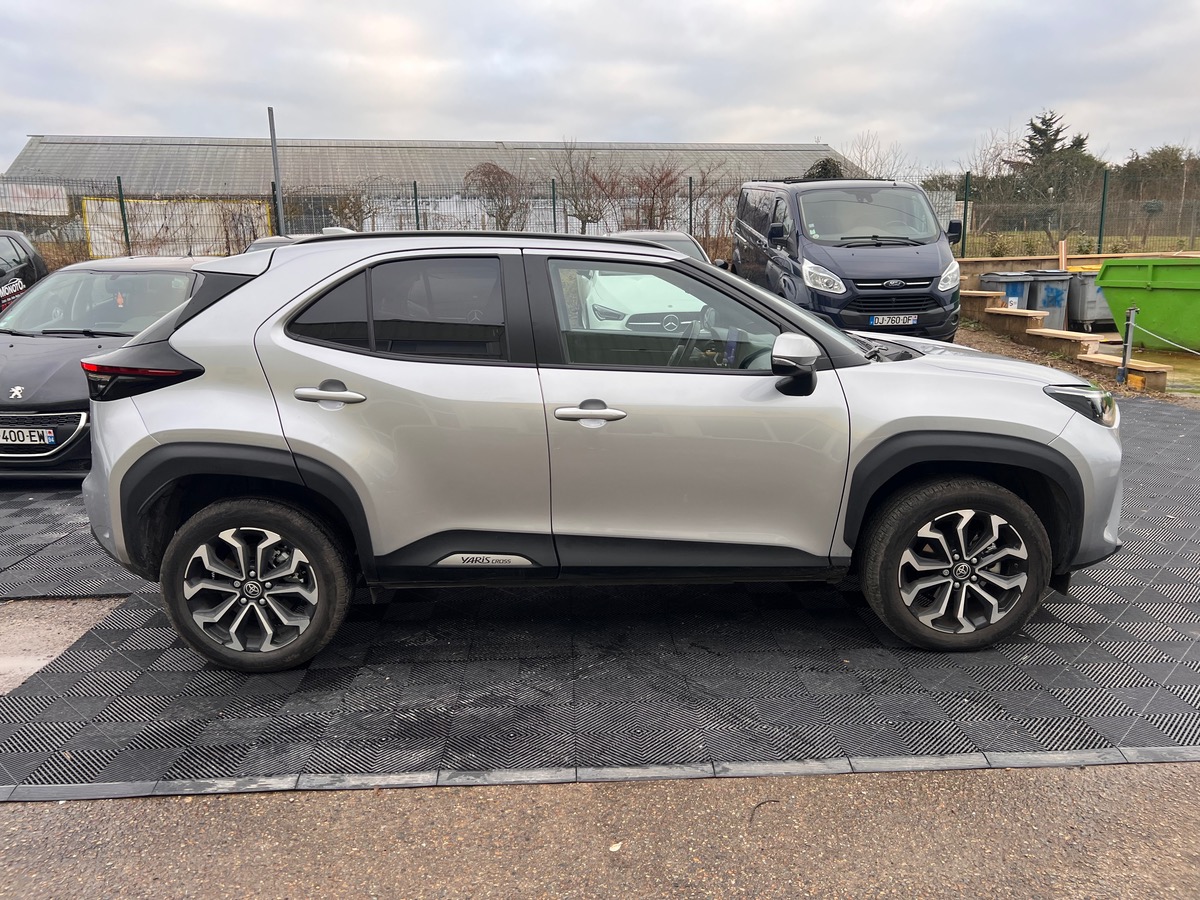 Toyota Yaris Cross 116 cv 1.5 116 Hybrid Boîte auto - VIRTUAL COCKPIT - GRAND ECRAN - CARPLAY