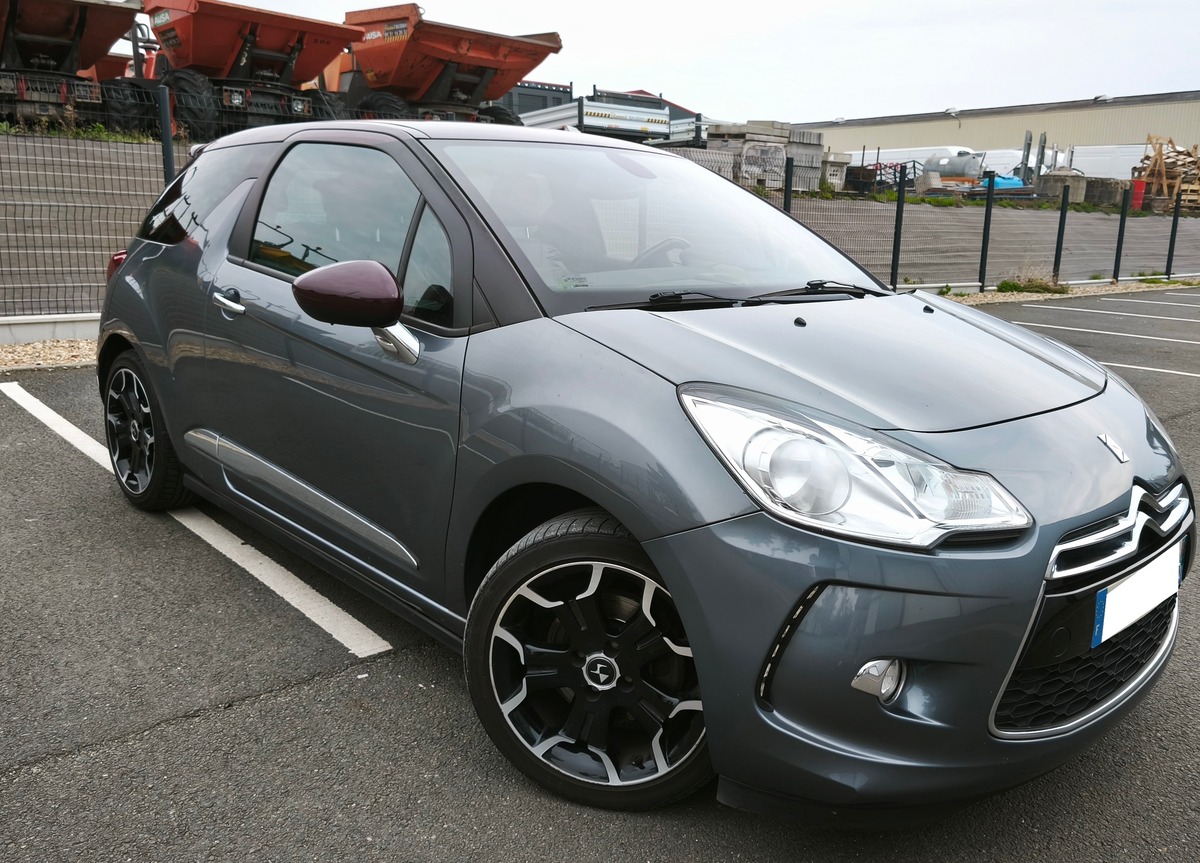 Citroen DS3 1,6 155 CV boîte 6 vitesses Intérieur extérieur