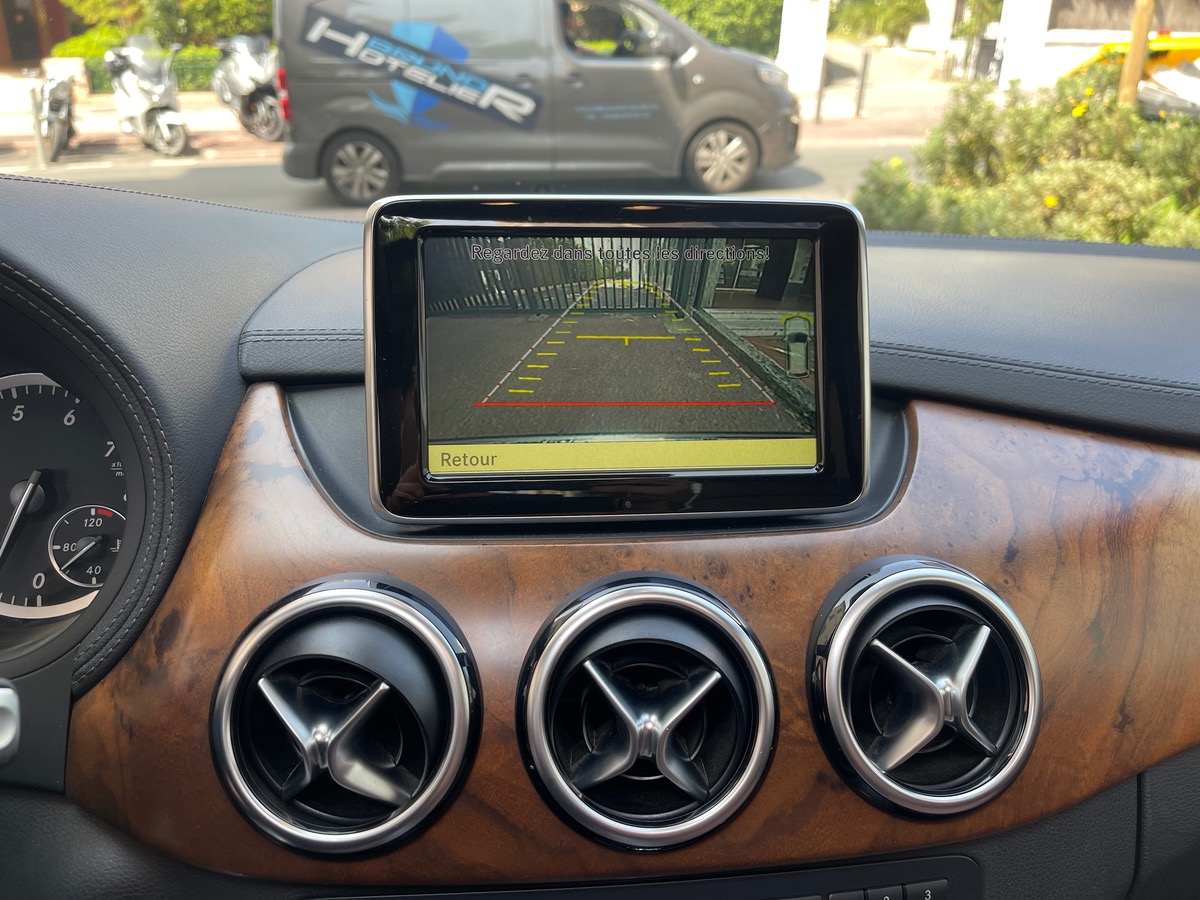 Mercedes Benz CLASSE B 200 i 156 cv / Toit Ouvrant / Caméra de recul / GPS / Harman Kardon