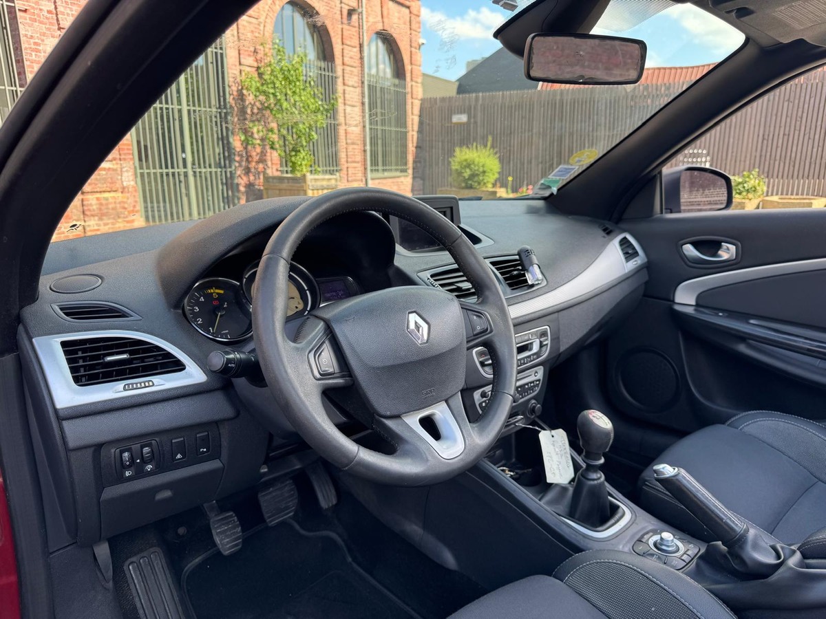 RENAULT Megane Cab 1.5 dci 110 Dynamique