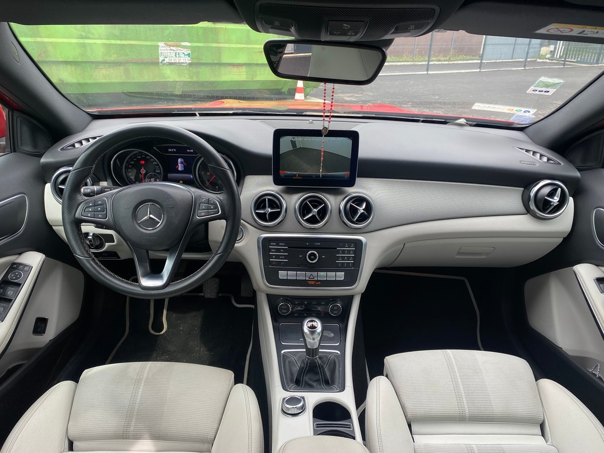 Mercedes-Benz GLA (2) 180 D BUSINESS EDITION