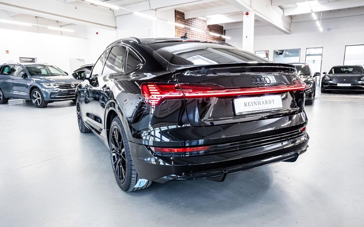 Audi e-tron Sportback 55 408ch S Line e-quattro Pack Black Edition