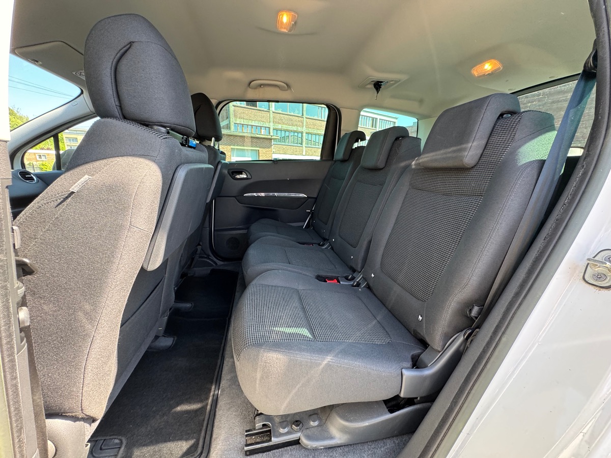 Peugeot 5008 1.6 E-HDI 115CH BUSINESS PACK BVA