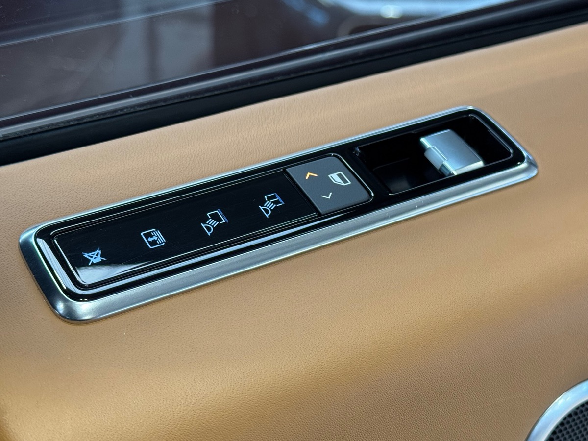 Land-Rover Range Rover P400E AUTOBIOGRAPHY 404CV HYBRID TO/ MERIDIAN / CAM 360°