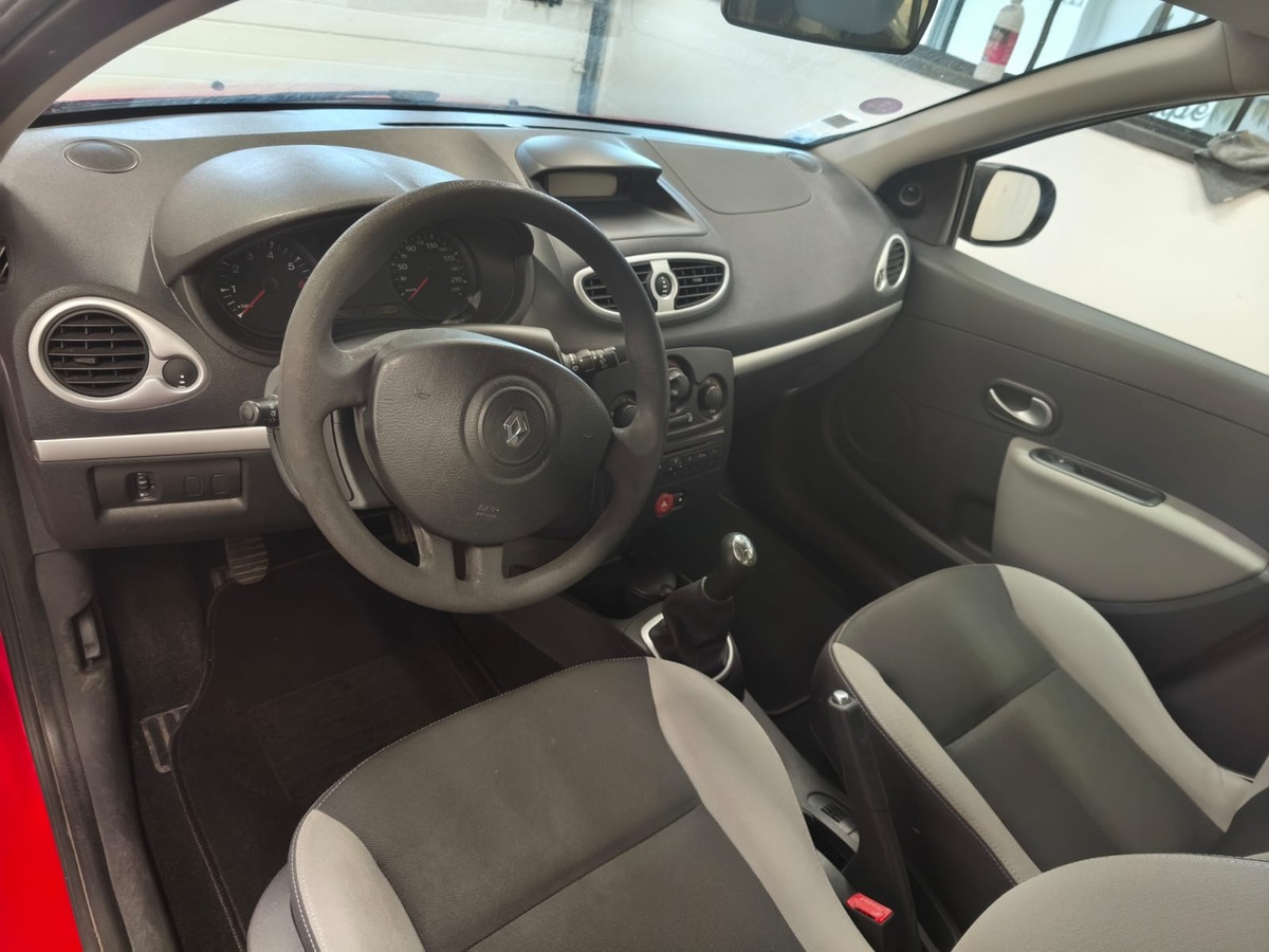 RENAULT Clio 1.2 16V - Première main - Suivi complet Renault -