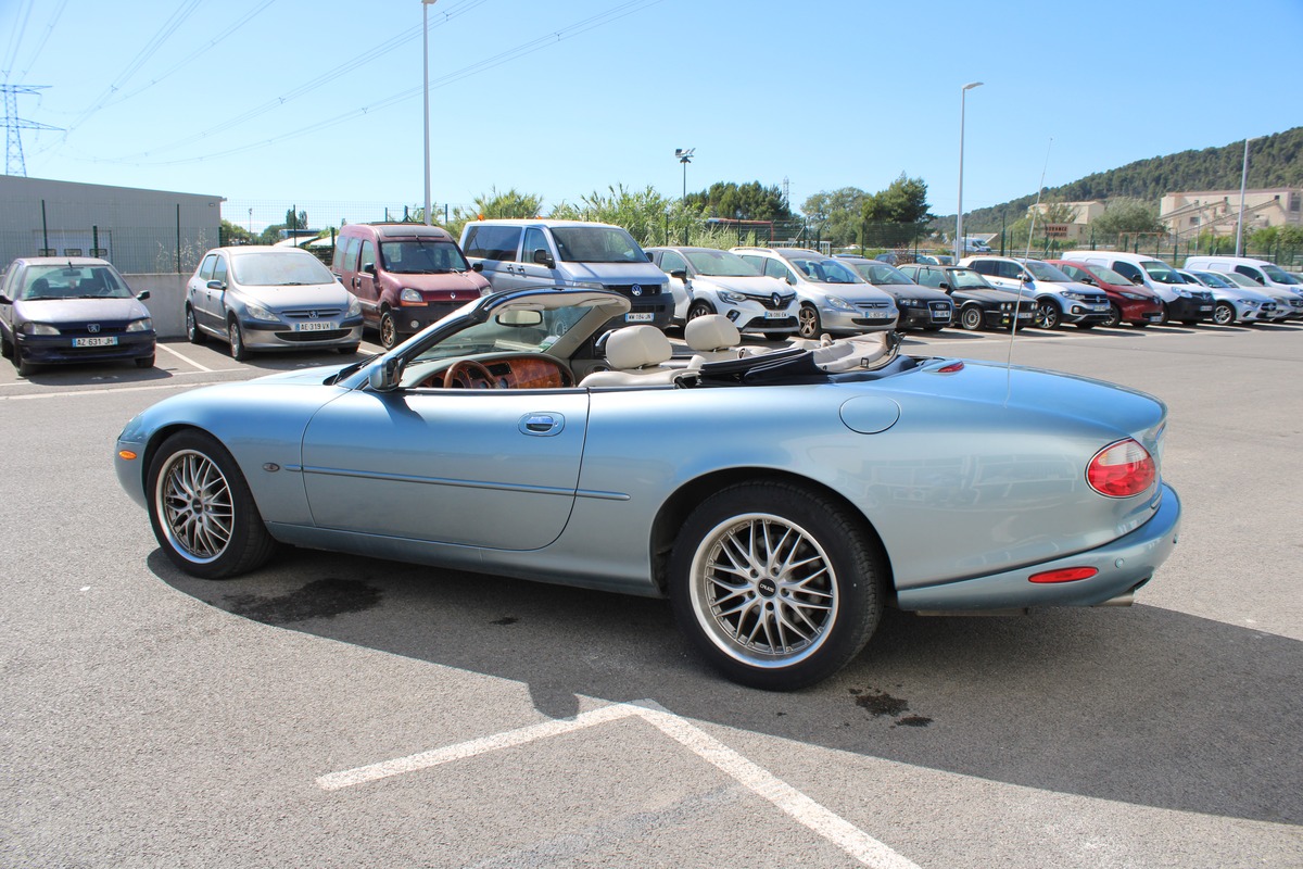 Jaguar XK8 CABRIOLET 4.0 BVA V8