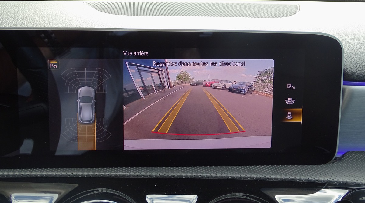 Mercedes-Benz Classe A 200d 150 Ch AMG Line 8G-DCT ( Pack Premium / Sièges chauffants / Sono Focal )