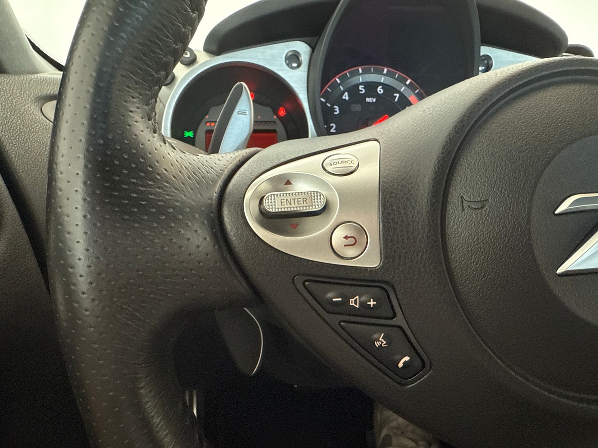 Nissan 370Z Pack (Z34) 3.7 i V6 24V Coupé 328 cv Boîte auto