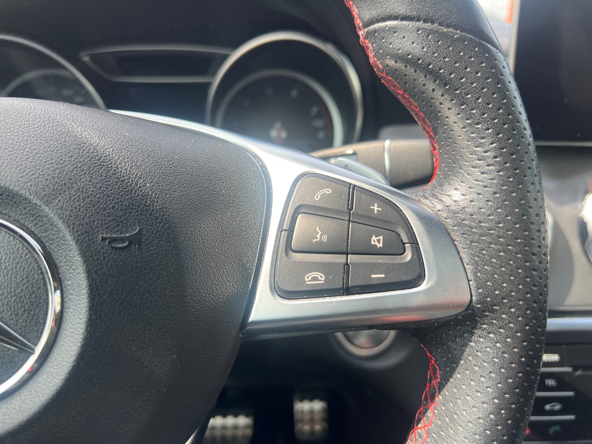 Mercedes-Benz GLA 200 FASCINATION AMG LINE, SUIVI COMPLET MERCEDES, TOIT OUVRANT