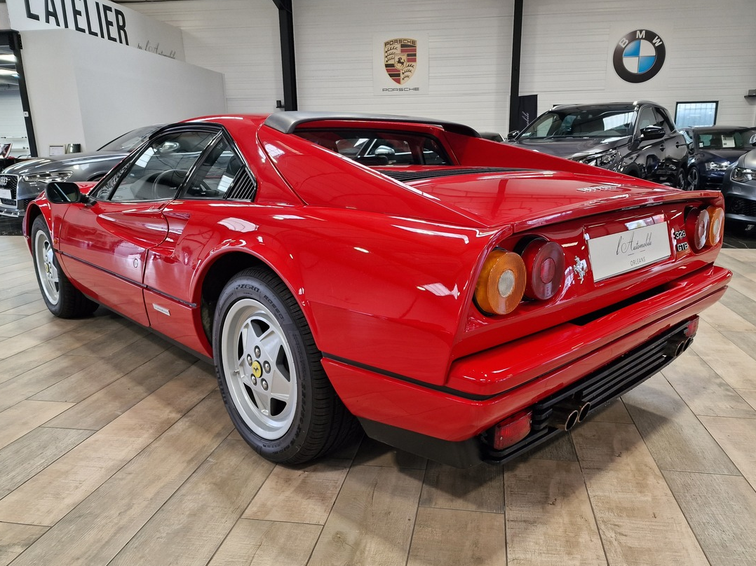 Ferrari 328 GTB 3.2 V8 270 DISTRIBUTION OK E