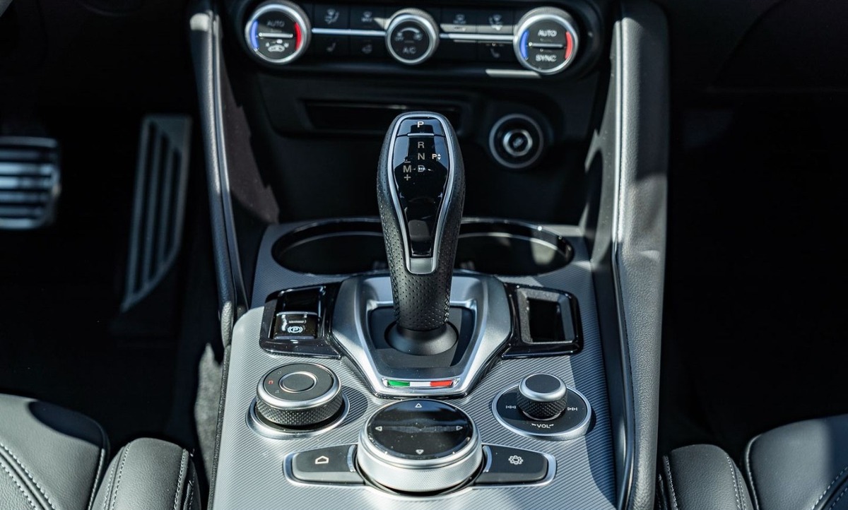 Alfa Romeo Giulia 2.2 Diesel 210ch Veloce Q4 AT8 Harman-Kardon