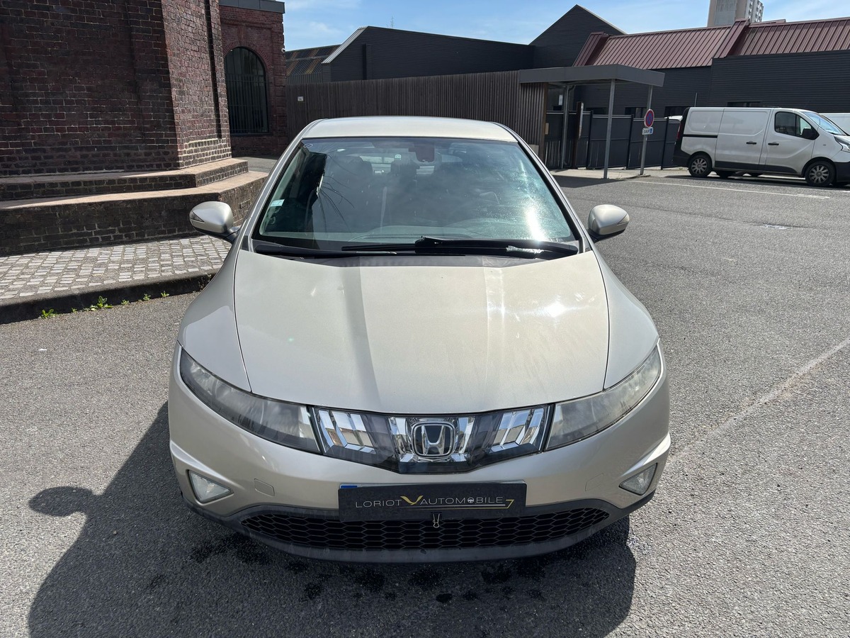 Honda Civic 1.8 VTEC 140 - Finition Sport - Garantie
