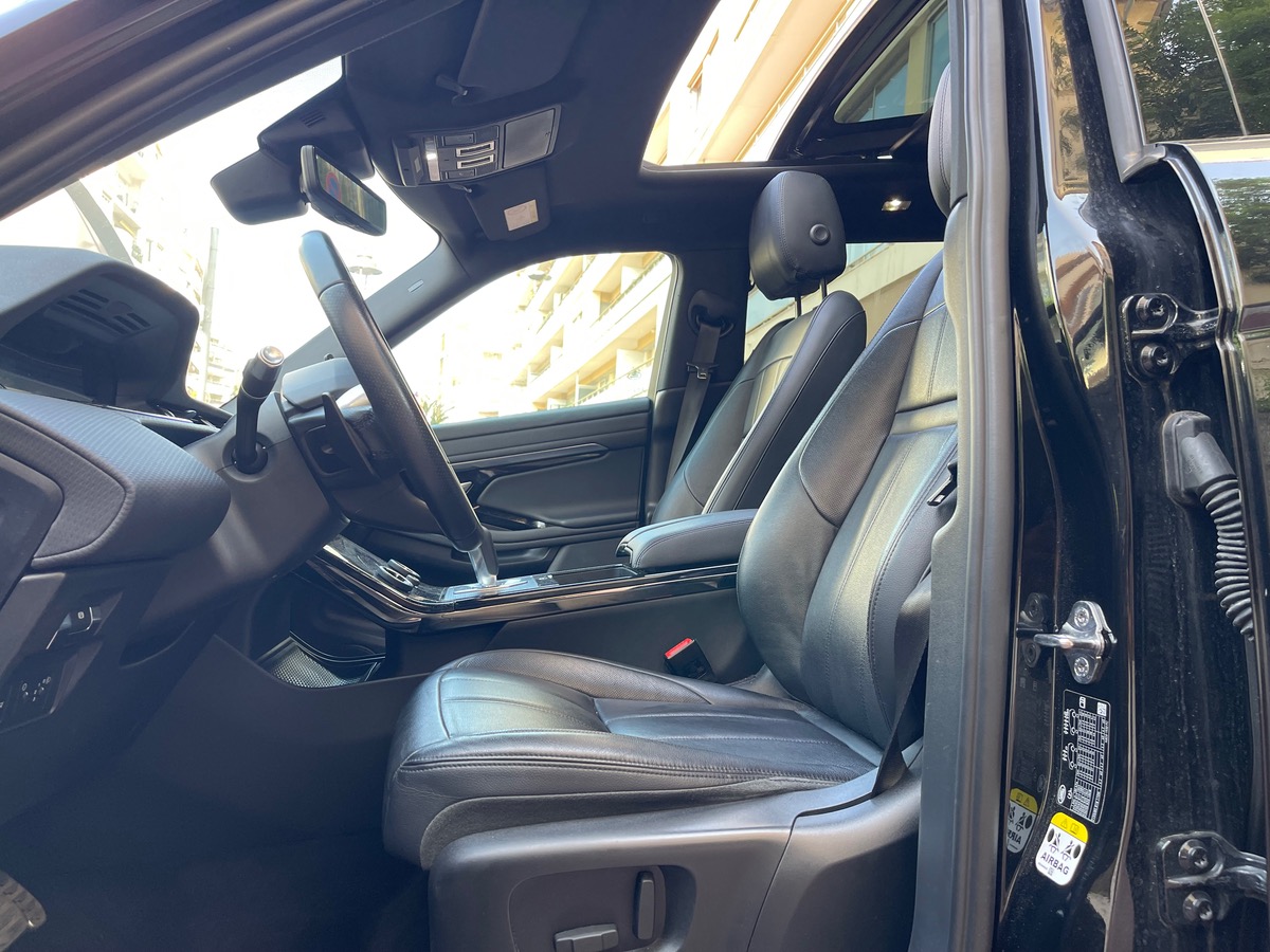 LAND ROVER EVOQUE 2.0 D 150CV / Toit Ouvrant / Full Black / Intérieur Cuir / Toutes Options