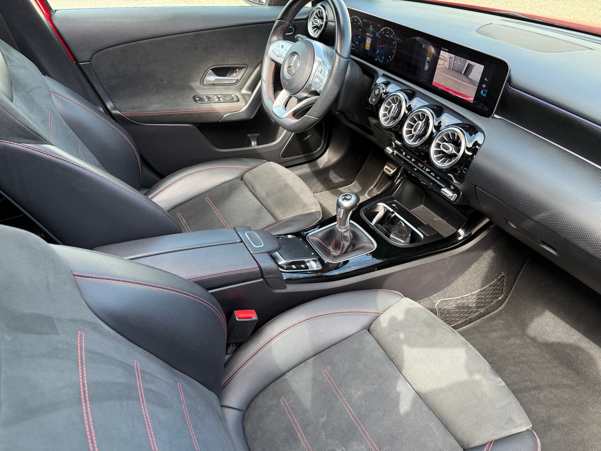 Mercedes-Benz Classe A 180 AMG line 1.3 136 cv, Toit ouvrant, Burnmeister, Sièges chauffants