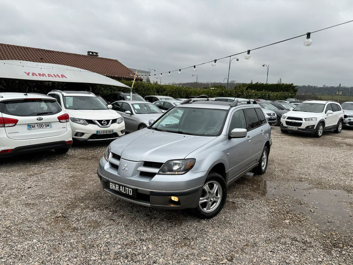 Mitsubishi Outlander 2.0E 135  INTENSE