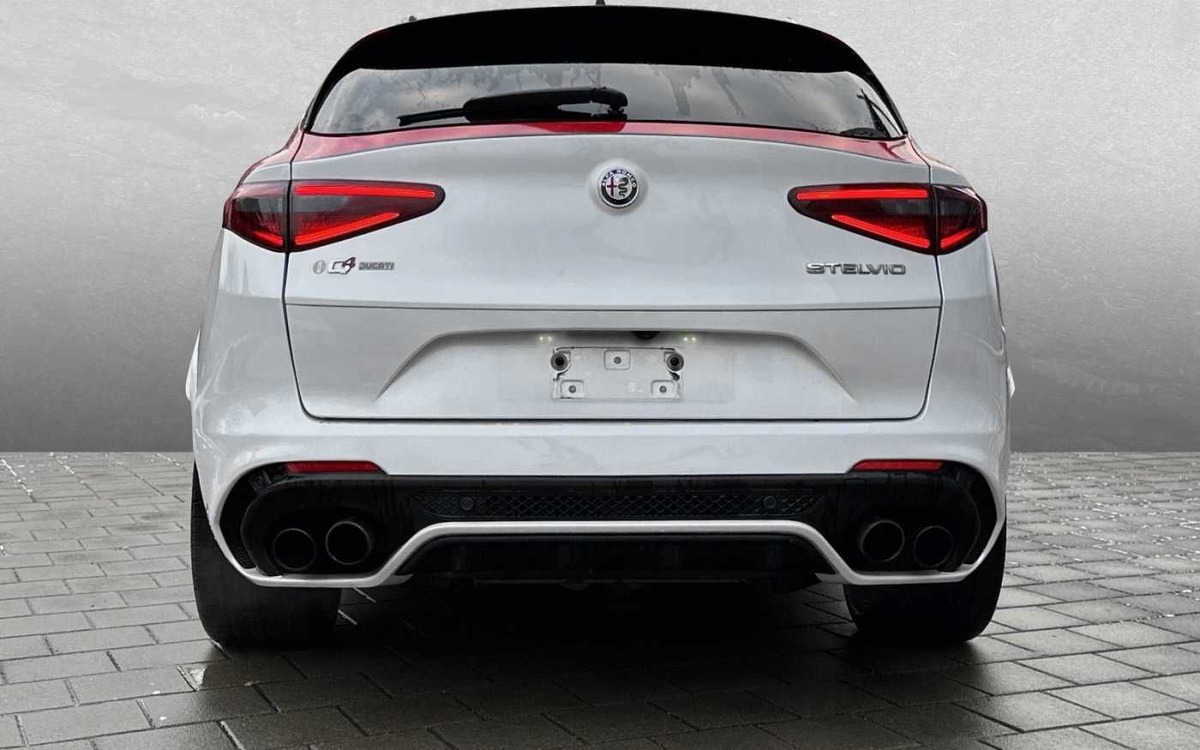 Alfa Romeo Stelvio 2.9 V6 510ch Quadrifoglio Q4 AT8 Toit ouvrant Harman-Kardon